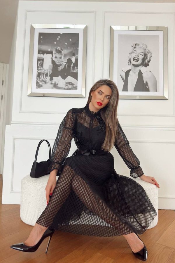Rochie midi neagră realizată din plasă texturată